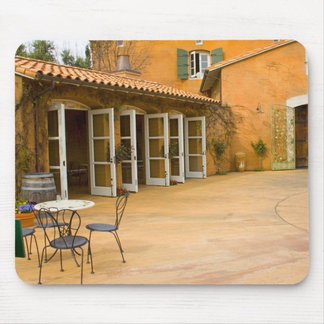 USA, Kalifornien, Sonoma Valley, Patio vid Viansa Musmatta (Framsidan)
