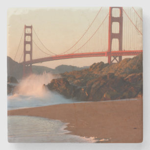 USA, Kalifornien. Utsikt över Golden Gate-bron Underlägg Sten