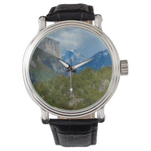 USA, Kalifornien. Utsikt över Half Dome i Yosemite Armbandsur