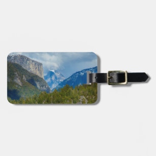 USA, Kalifornien. Utsikt över Half Dome i Yosemite Bagagebricka