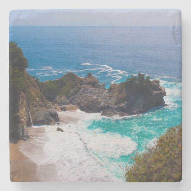 USA, Kalifornien. Utsikt över Mcway Falls Stenunderlägg (Framsidan)