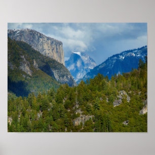 USA, Kalifornien. Vy över halvdom i Yosemite Poster