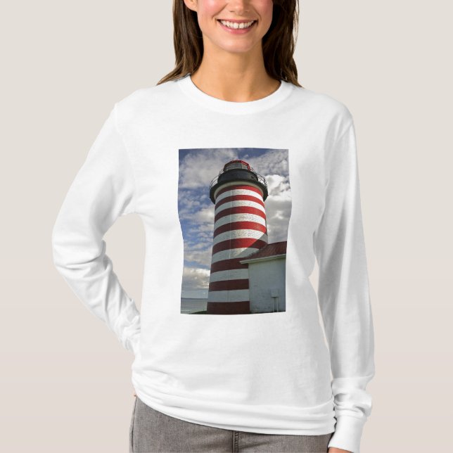 USA, Maine, Lubec. Väster Quoddy Head LIghthouse Tee (Framsida)