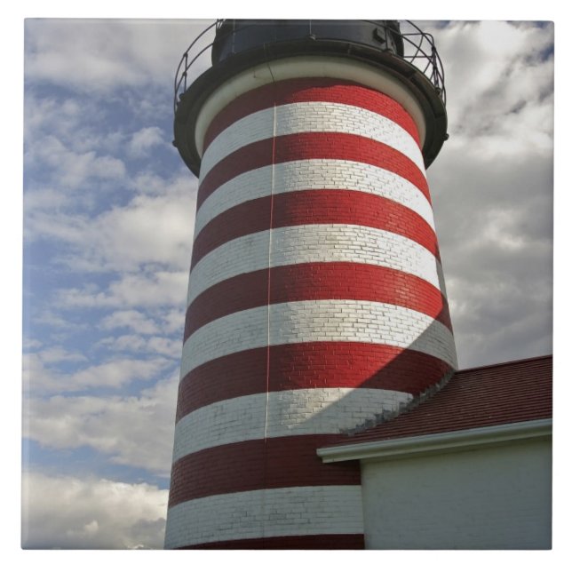 USA, Maine, Lubec. West Quoddy Head fyr Kakelplatta (Framsidan)