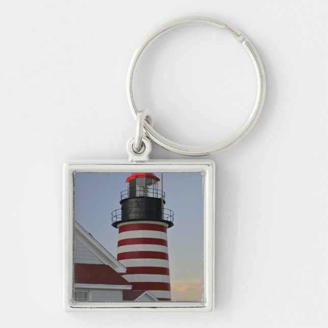 USA, Maine, Lubec. West Quoddy Head Lighthouse, Fyrkantig Silverfärgad Nyckelring (Framsidan)