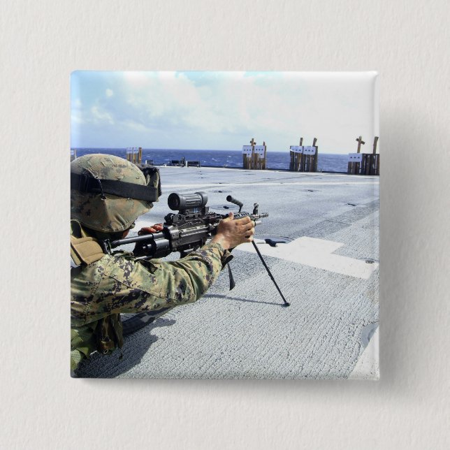 USA Marine justerar sitt vapen Knapp (Framsida)