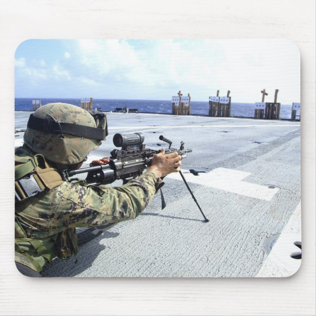 USA Marine justerar sitt vapen Musmatta (Framsidan)