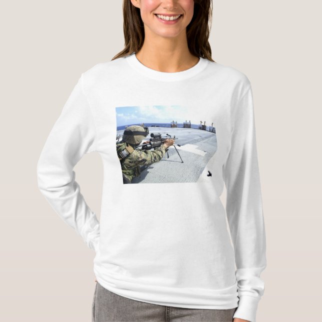 USA Marine justerar sitt vapen T-shirt (Framsida)