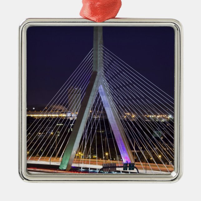 USA, Massachusetts, Boston. Leonard Zakim Julgransprydnad Metall (Framsidan)