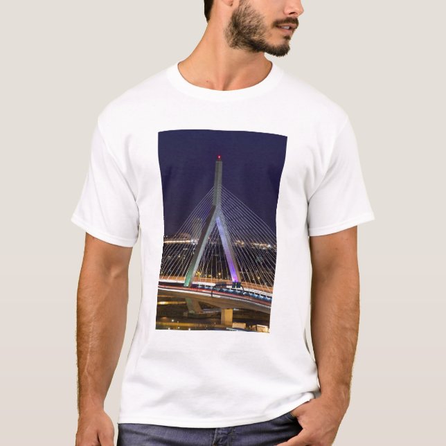USA, Massachusetts, Boston. Leonard Zakim T Shirt (Framsida)