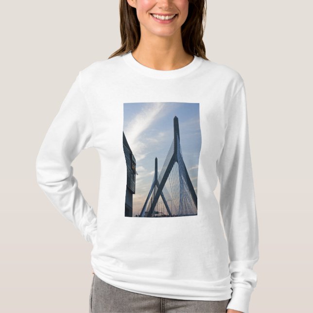 USA, Massachusetts, Boston. Zakimbron. 2 Tee Shirt (Framsida)
