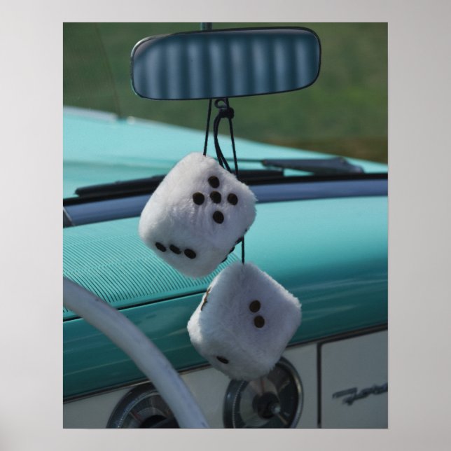 USA, Massachusetts, Gloucester. Fuzzy Dice i en Poster (Framsidan)