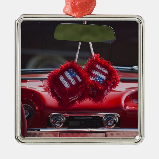 USA Massachusetts, Gloucester. Luddig tärning med Julgransprydnad Metall (Framsidan)