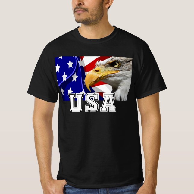 USA med en amerikansk Flagga och vaksam Eagle T-Sh T Shirt (Framsida)