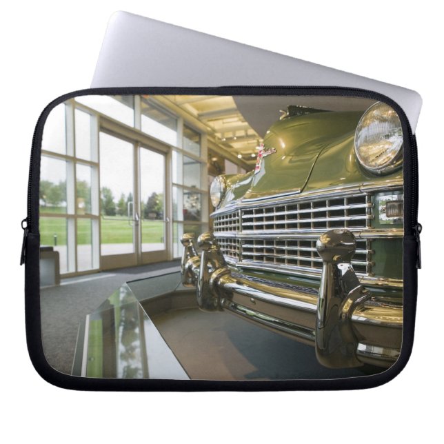 USA Michigan, Auburn Hills: Walter P. Crysler Laptop Fodral (Framsidan)