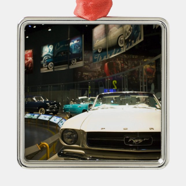 USA Michigan, Detroit: Den Ford Rougefabriken Julgransprydnad Metall (Framsidan)