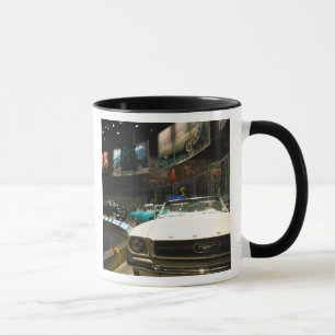 USA, Michigan, Detroit: Ford Rouge Factory Tour, Mugg