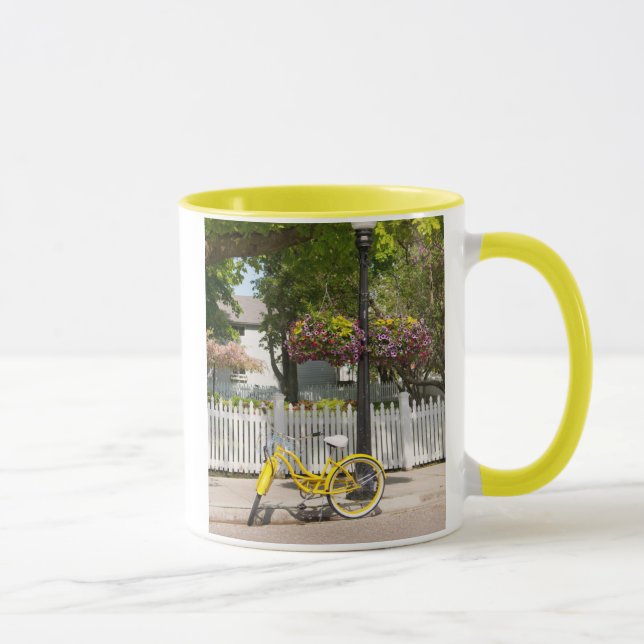 USA, Michigan, Mackinac Island. Gul cykel Mugg (Höger)