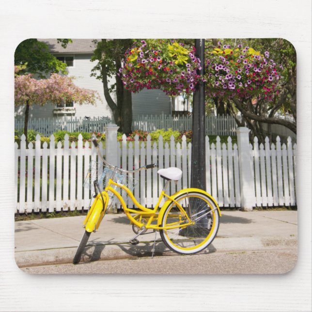 USA, Michigan, Mackinac Island. Gult Bike Musmatta (Framsidan)