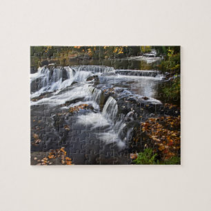 USA, Michigan, Övre halvön. Bond Falls och Pussel