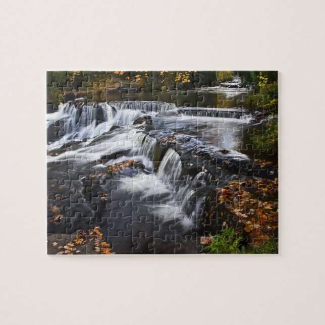 USA, Michigan, Övre halvön. Bond Falls och Pussel (Horisontell)