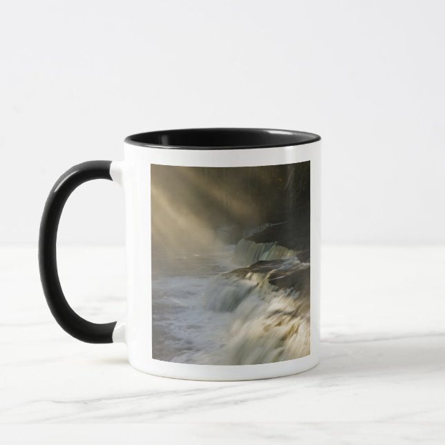 USA, Michigan, Övre halvön. Solstrålar på Mugg (Vänster)