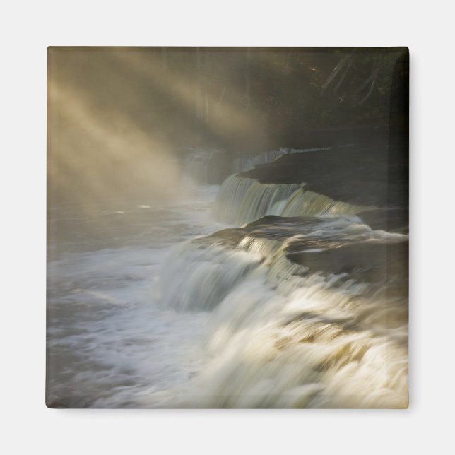 USA, Michigan, Upper Peninsula. Sunbeams på Magnet (Framsidan)