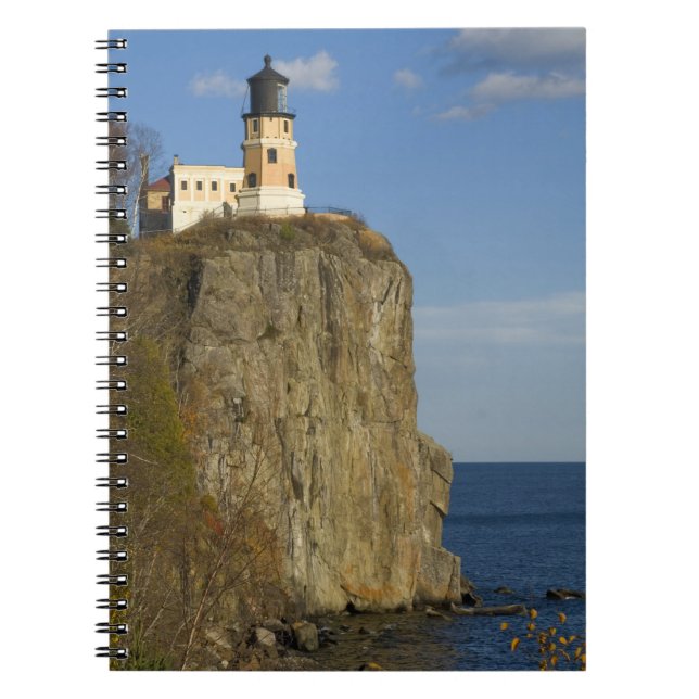 USA, Minnesota. Split Rock Lighthouse vid sjö Anteckningsbok Med Spiral (Framsidan)