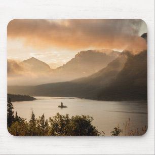 USA, Montana, Glacier National Park. Soluppgång Musmatta