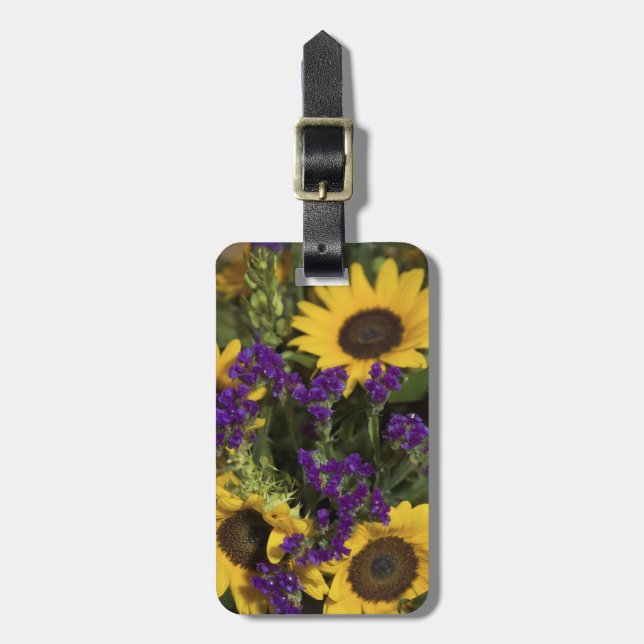 USA, närbild på brudens blomsterarrangemang, Bagagebricka (Vertikal Framsida)