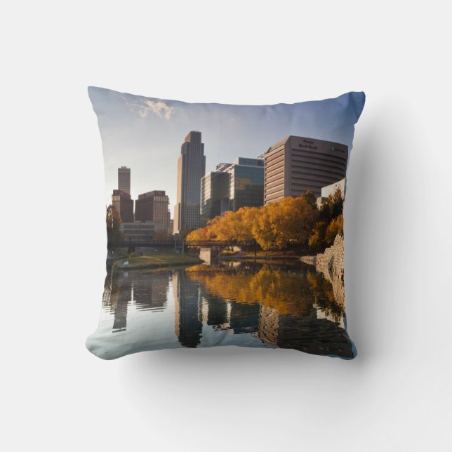 USA, Nebraska, Omaha, Gene Leahy Mall, Skyline Kudde (Framsida)