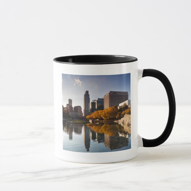 USA, Nebraska, Omaha, Gene Leahy Mall, Skyline Mugg (Höger)