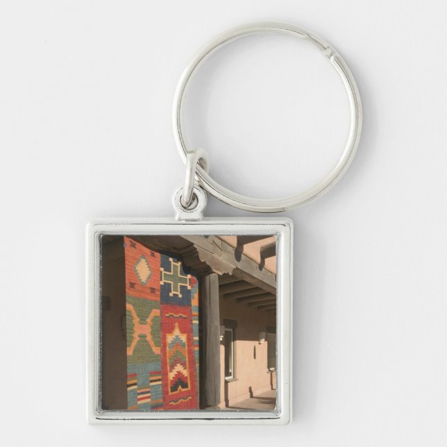 USA, New mexico, Taos: Galleriet Navaho Matta Fyrkantig Silverfärgad Nyckelring (Framsidan)