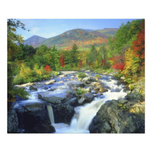 USA, New York. En vattenfall i Adirondack Fototryck