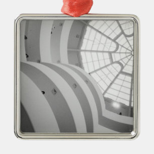 USA, New York, New York City: Guggenheim 3 Julgransprydnad Metall