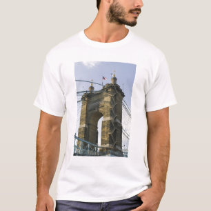 USA, Ohio, Cincinnati: Roebling Suspension Tee