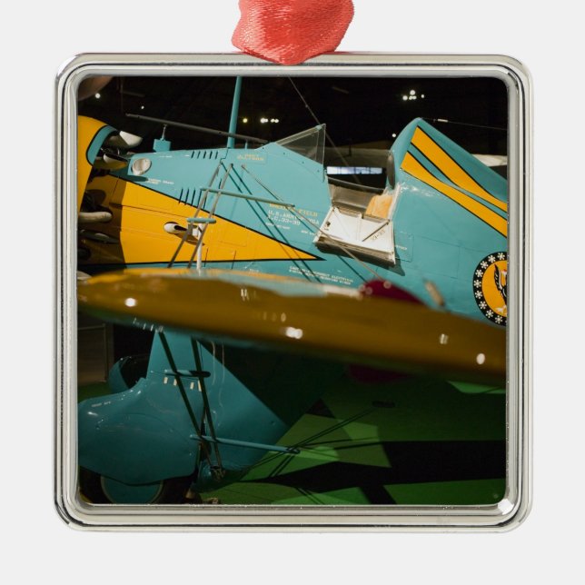USA, Ohio, Dayton: US Air Force Museum och 2 Julgransprydnad Metall (Framsidan)