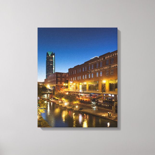 USA, Oklahoma, Oklahoma City, Bricktown Canvastryck (Framsida)