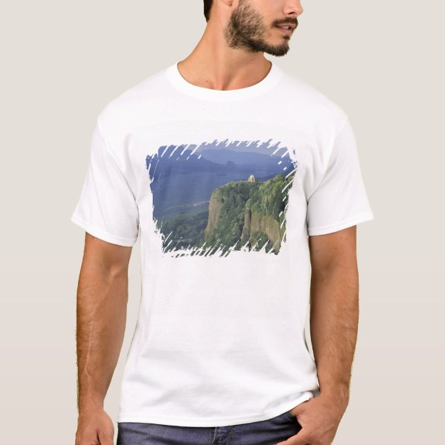 USA, Oregon, Columbia River Gorge NSA. Utsikt över Tee (Framsida)