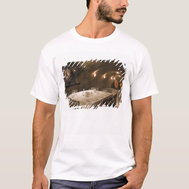USA, Oregon, Dundee. Matsal i Archery Tee Shirt (Framsida)