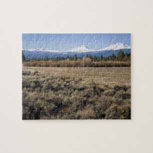 USA Oregon, fält med snö täckte kaskaden Pussel