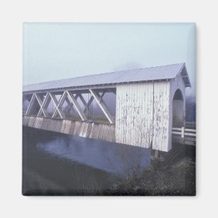 USA, Oregon. Gilkey täckt brospann Magnet
