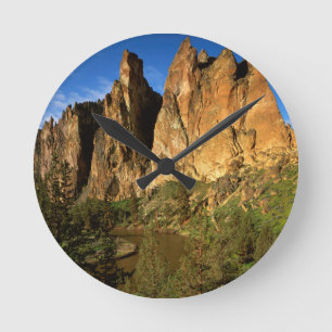 USA, Oregon, Granitklippor vid Smith Rock State Rund Klocka