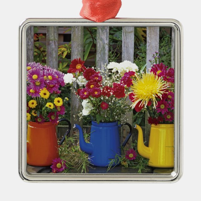 USA, Oregon, Portland. Antikemiska emelprogram Julgransprydnad Metall (Framsidan)