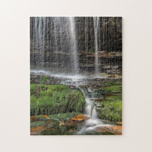 USA, Pennsylvania, Benton. Ömtålig vattenfall Pussel (Vertikal)