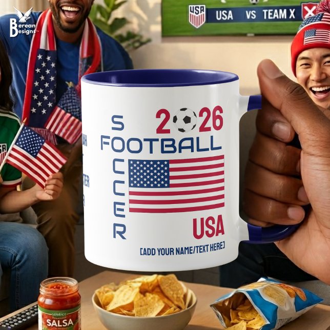 USA:S Anpassningsbar 2026 ÅR Mugg (Patriotic USA SOCCER 2026 flag mug for World soccer fans. Customizable name, year and text.)