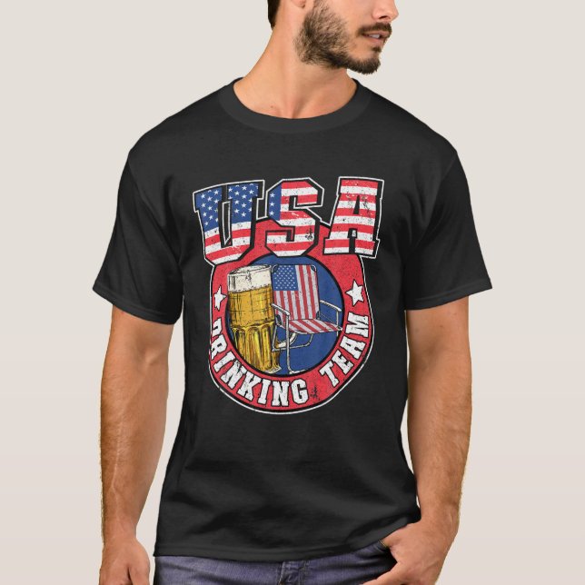 USA:s dricksgrupp USA:s amerikanska Flagga 4:e jul T Shirt (Framsida)