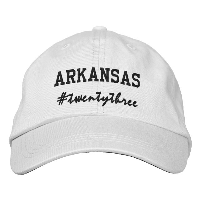 USA State Arkansas Hashtag 2023 Broderad Keps (Framsida)