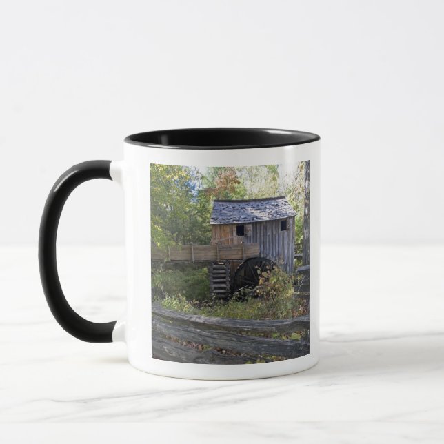 USA - Tennessee. Kabelkvarn i Cades Cove-området Mugg (Vänster)