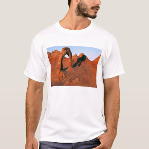 USA, Utah, Arches NP. Delicate Arch är en av Tee